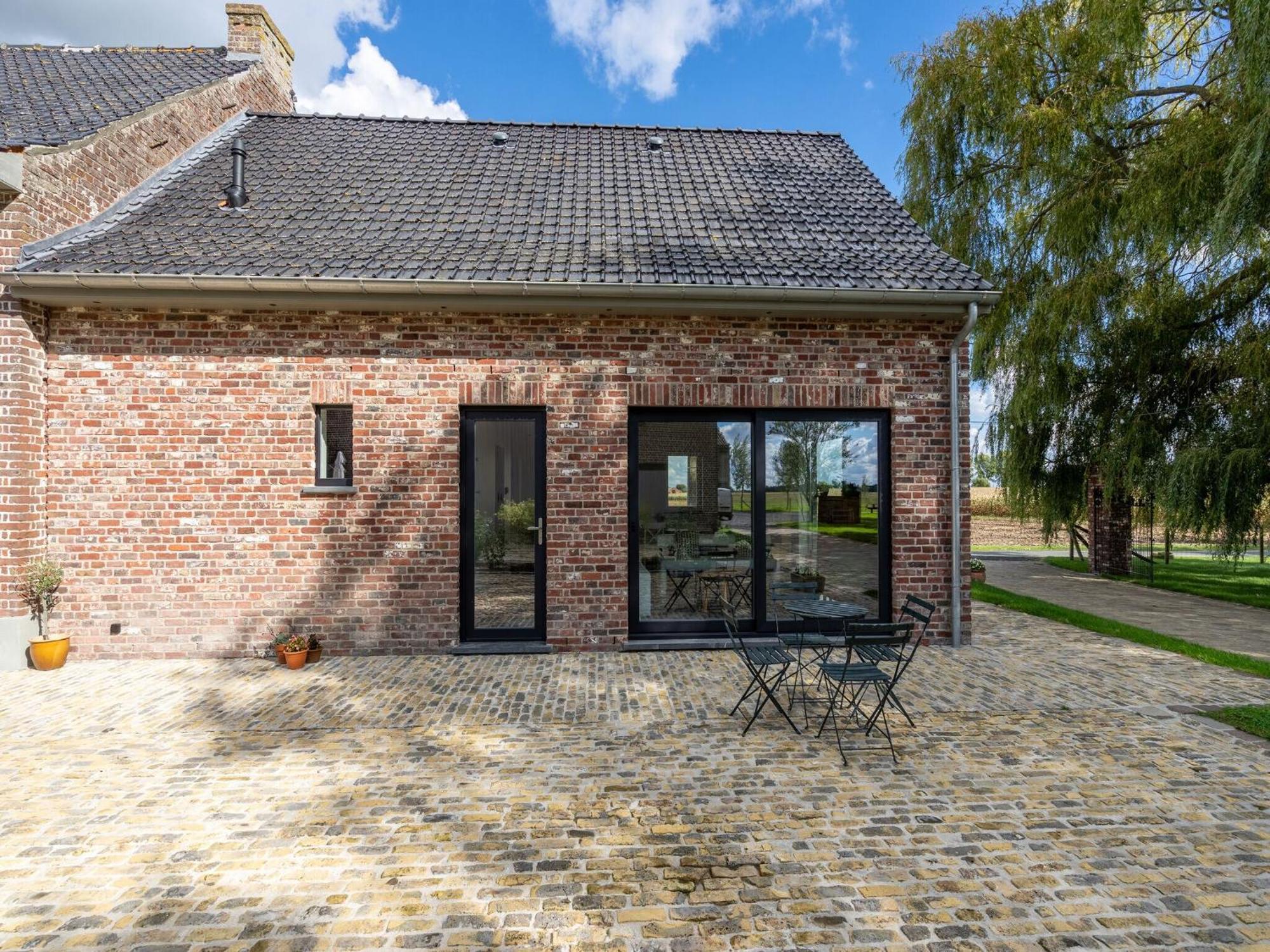 Spacious Holiday Home With Pond In Poperinge Roesbrugge-Haringe Eksteriør billede