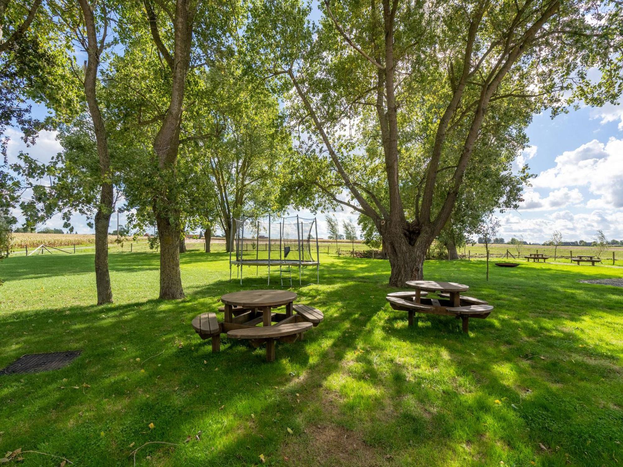 Spacious Holiday Home With Pond In Poperinge Roesbrugge-Haringe Eksteriør billede