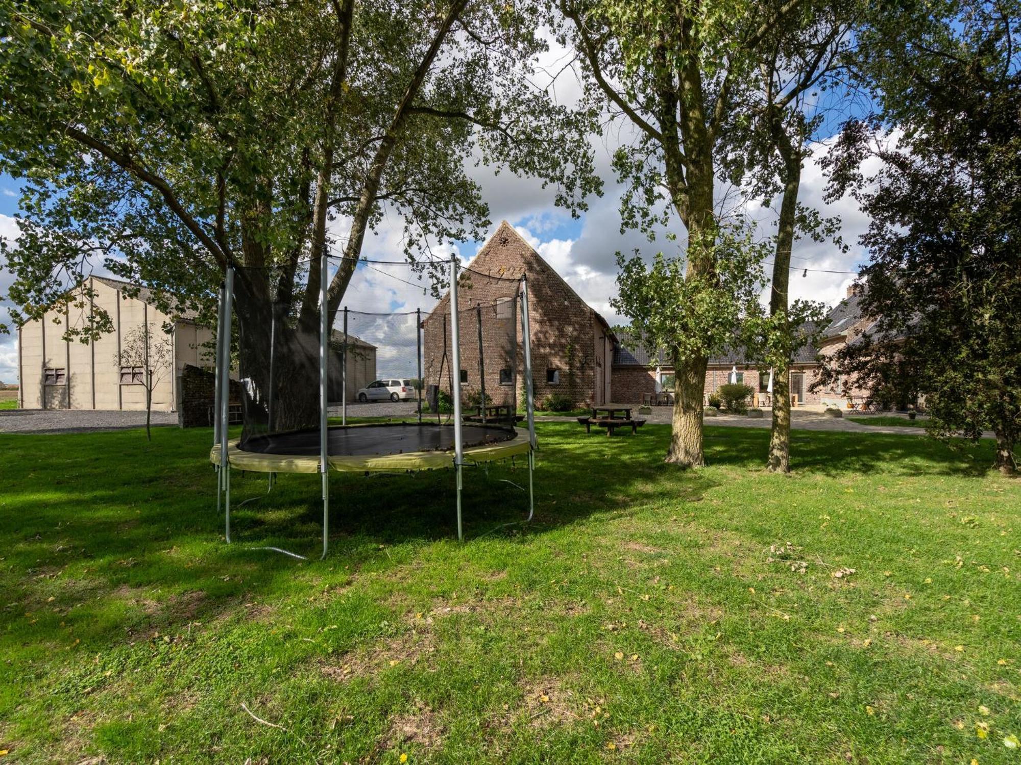 Spacious Holiday Home With Pond In Poperinge Roesbrugge-Haringe Eksteriør billede